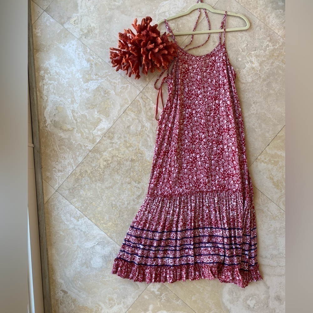 NWOT Knox Rose Spaghetti Strapped & ruffled Floral Midi Dress with Waist Tie - M